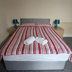 Bristol Hotel 호텔 *