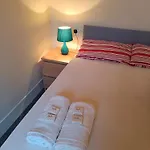 Bristol Hotel 호텔 *