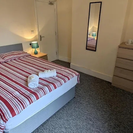 Bristol Hotel فندق