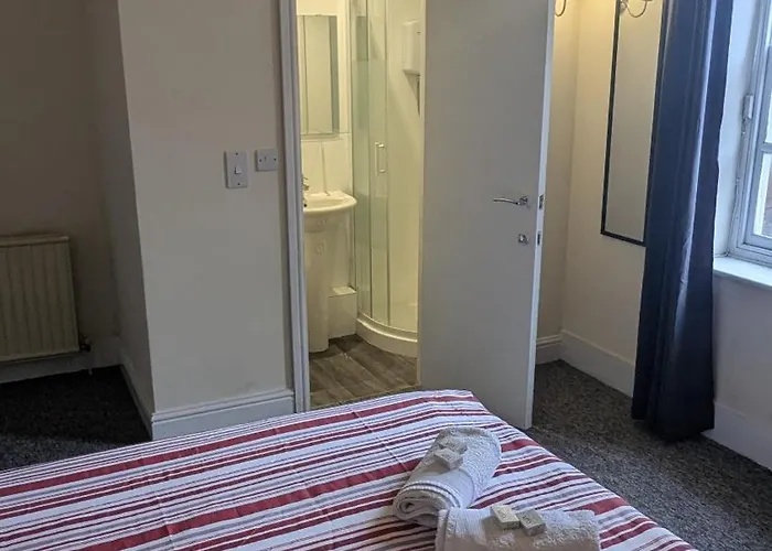 فندق Bristol Hotel