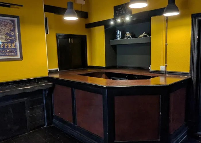 Bristol Hotel فندق