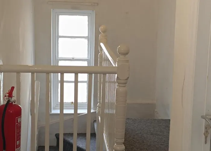 فندق Bristol Hotel